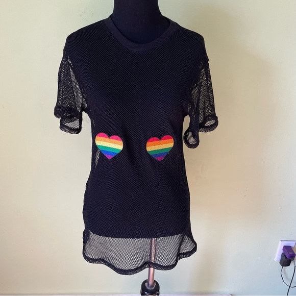 SPENCERS BLACK FISHNET HEART PATCH PRIDE SHIRT SIZE SMALL - Picture 1 of 5